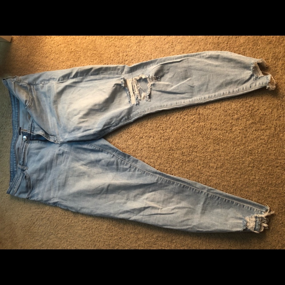 Curvy distressed jeans